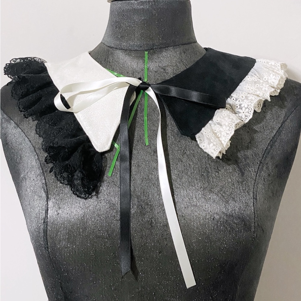 Elegant Black and Cream Lace Collar Wrap